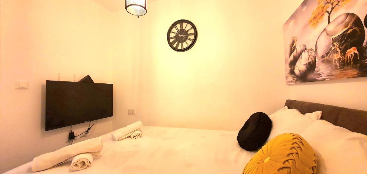 Barak Royal Suites Vip 46 - חמש דקות מהים ומהטיילת Eilat Buitenkant foto